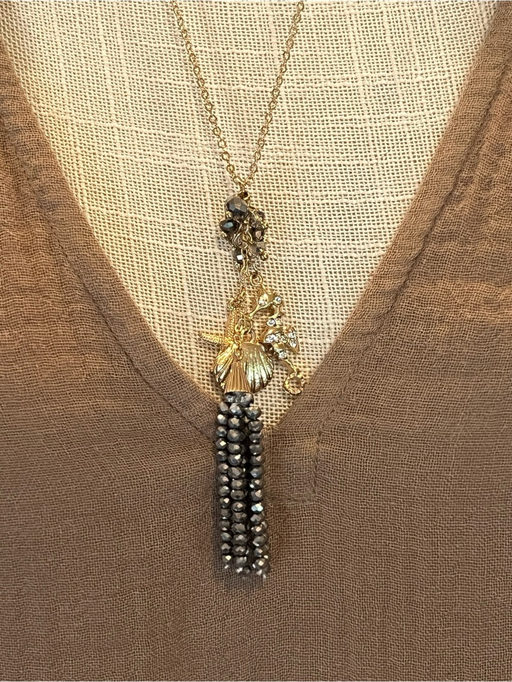 Sea life Necklace - Picture 2 of 4